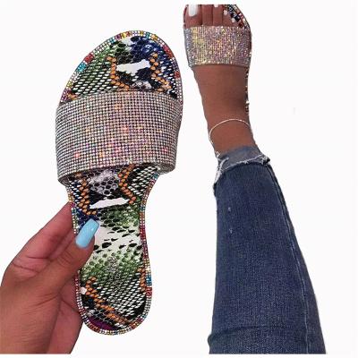 China Hot Sale Fashion Trend Lady BEACH Slide Diamond Slippers Flat Sandals M0431 Femmes Sandalias Mujer Women's Flat Sandals M0431 for sale