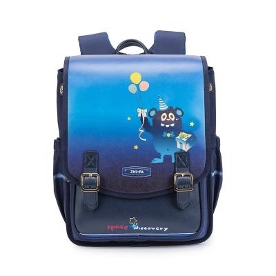 China Waterproof 2021 New Schoolbag For Primary School Students Super Lightweight Shoulder Backpack For Kids for sale