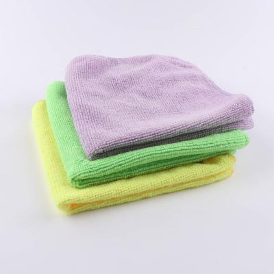 China Durable Solid Color Plain Dyed Microfiber Wholesale Edgeless Car Wash Cleaning Towel for sale