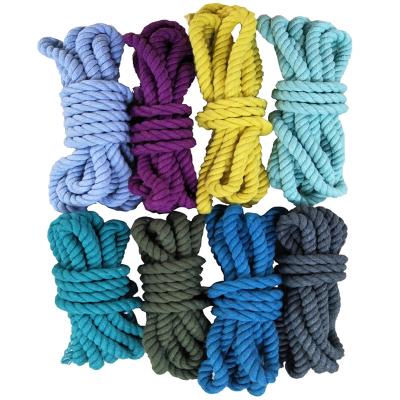 China Sustainable Colors 3 Strand Twist Polyester Cotton Rope Round Customers Rope for sale