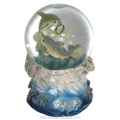 China Europe Crystal Dolphin Oceans Water Globe for Valentine's Day for sale