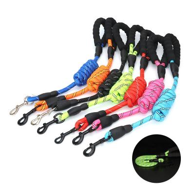 China 1.2m /1.5m Comfortable Padded Handle Dog Leash Reflective Heavy Duty Nylon Dog Leash For Medium Large Dogs for sale