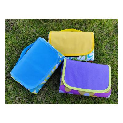 China Fold In A PE Bag 2022 Outdoor Portable Picnic Mat Hiking Camping Beach Mat Waterproof Cover for sale