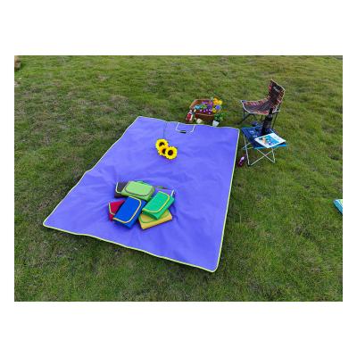 China Fold in printed waterproof outdoor picnic mat beach camping blanket waterproof mat/PE bag picnic mat for sale