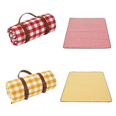 China Fold Into A PE Bag Wholesale Easy To Clean Heat Insulation Cushions For Picnics Picnic Outdoor Camping BBQ Mat for sale