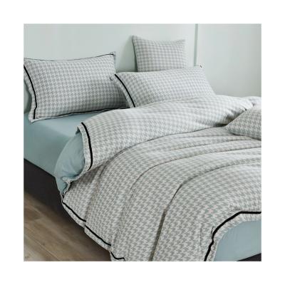 China Nondisposable Fashion Style Nondisposable Jacquard Knitted Comforter Cover Duvet Cover Three-Piece Set Multicolor Optional Blanket Bedding for sale