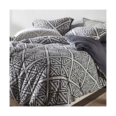 China Nondisposable Mixed Color Personality Fashion Supply Manufacturer Pattern Duvet Cover Geometric Quilt Cover Set for sale