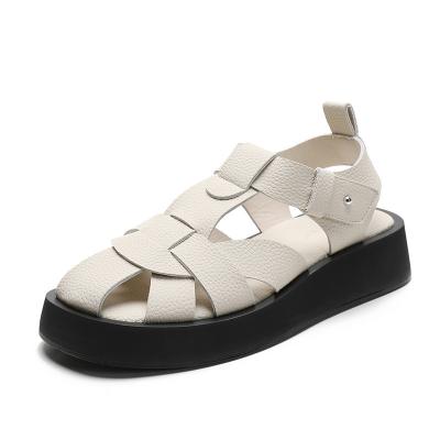 China Fashion Trend Ladies Platform Roman Shoe Fisherman Genuine Leather Flat Sandal With Non-slip Sole Gladiator Big Band Magic Closure Sandal for sale