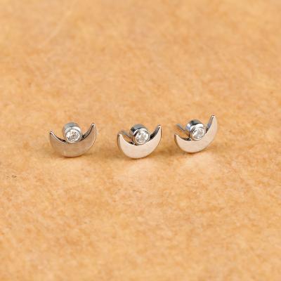 China Threadless Jewelry ASTM F136 Moon Titanium 2MM Zircon Body Jewelry Romantic Piercing Moon Form New Jewelry for sale