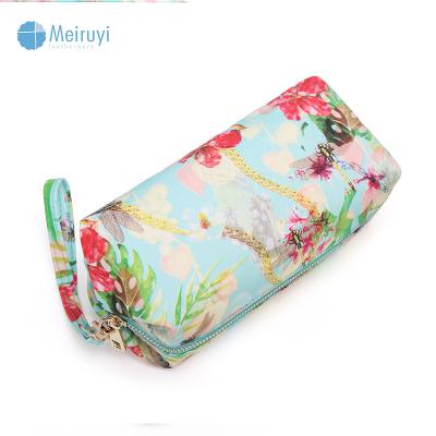 China Daily Use / Travel Customize Hot Sale Wholesale Cheap Essential Oil Bag Grabs Zipper Clutch Lady Bags Clutch Bag for sale