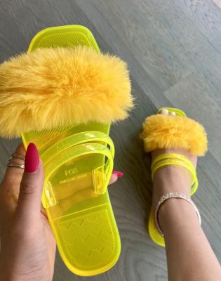 China Hot-selling Clear Flip Flops Summer Jelly Slide Plush Fur Beach Sandals New Design Women Faux Fur Transparent Custom Logo Anti-Slippery Slipper for sale