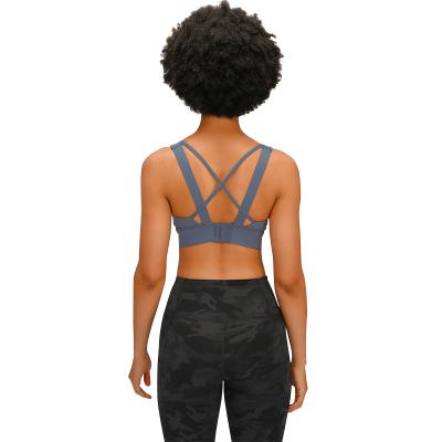 China New Breathable Women's Custom Sports Tops Bra Beauty Back Cross Straps Adjustable Workout Yoga Sports Bra for sale