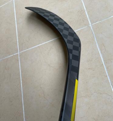 China Superior High Quality Durable ICE0019 Non-Slip Carbon Fiber OEM Hockey Stick Ice Hockey Stick for sale