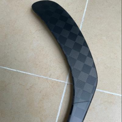 China Full Size 375g Unbranded Top Blade And One Piece Shalf Cast 100% Carbon Fiber Composite Ice Hockey Stick ICE0018 for sale