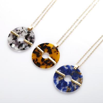 China Acrylic Vintage Acetic Acid Sweater Leopard Chain Pendant Necklace Manufacturers for sale