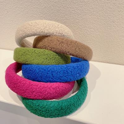 China 2021 Autumn/Winter 2021 Autumn/Winter European and American lamb hair INS sponge hair clip style vintage woolen hair circle for sale