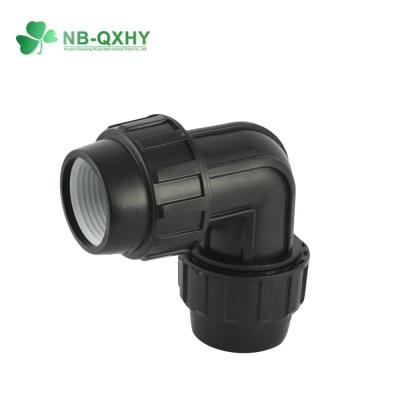 China Fittings de compresión QX de plástico de 90 grados con codo PE para riego y PP para conexión rápida en venta