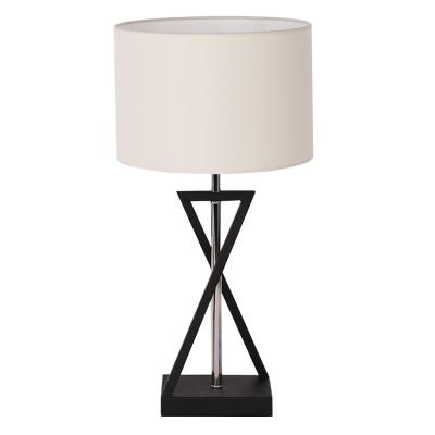 China Modern High Quality Modern Living Room Bedside Luxury Metal Table Lamp For Hotel Home Decor for sale