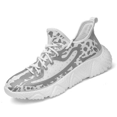 China Yeezy Style Shoes Stock Breathable Custom Walking Running Shoes Sport Fitness Running Shoe For Men Sneaker Manufacturer for sale