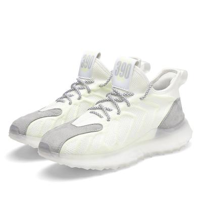 China Yeezy Style Breathable Luminous Running Shoes Stock Sports Shoes Sports Running Fitness Tennis Man Shoes Sneaker Manufacturer for sale