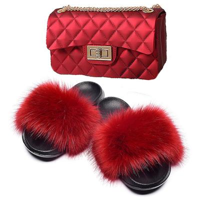 China Matching Shoes And Daily Life Handbags For Women Jelly Chain Bag With Fox Fur Ladies Sandals And Slippers Set for sale