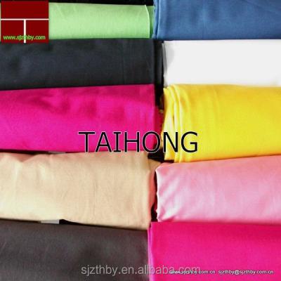 China Poly Cotton 65 Polyester 35 Cotton Shirting Fabric Anti Static Dyeing for sale