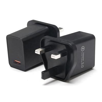 China 18W QC3.0 Wall USB Charging QC3.0 UK Wall Plug Wholesale Quick Chargers 3A Black White Quick Charging Charger for sale