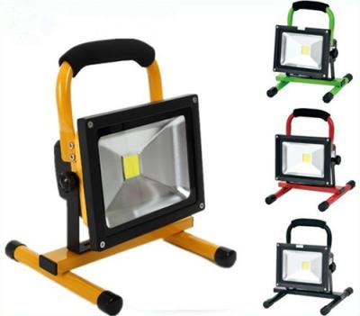 China Bridgelux LED 10w -30W Rechargeable LED Floodlight with Battery for camping for sale