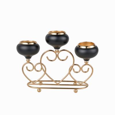 China All Wholesale Party Decoration Centerpiece Gold Or Metal Wedding Candlestick Decorative Stand for sale