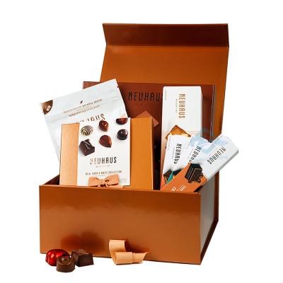 China Recyclable Custom Design Chocolate Snack Gift Basket With Magnet Display Basket Tray Cardboard Trays for sale