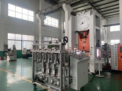 China Customizable Semi Automatic Aluminium Foil Container Making Machine With 26KW for sale