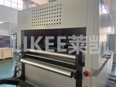 China Máquina automática de corte a óleo de papel de alumínio LKD970*640 à venda