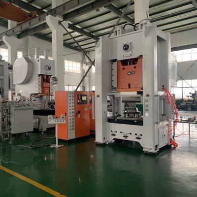 Chine Siemens Moteur principal à grande vitesse Machine automatique de fabrication de plateaux en feuille d'aluminium LK-T130 à vendre