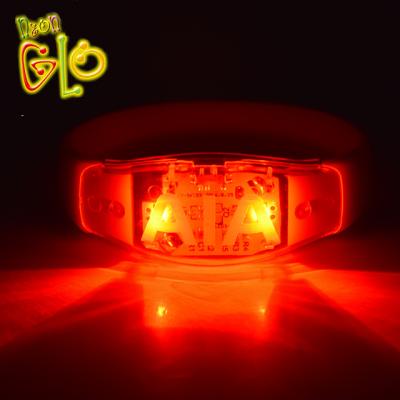 China FASHIONABLE Running Pulsating Led Glow Silicone Wristband Remote Control Led Glow In Dark Wristband for sale