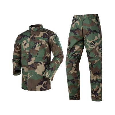 China Factory direct sales wholesale anti-static clothing camouflage combat suit security military uniform for outdoor men for sale