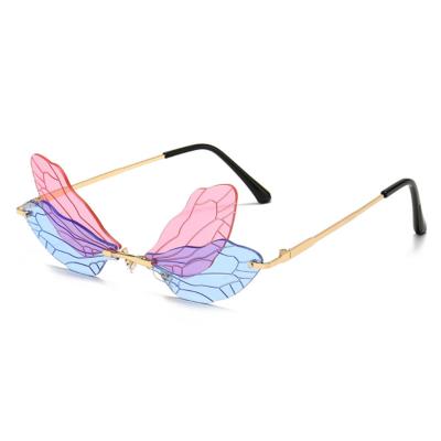 China Hot Selling Fashion Sunglasses Butterfly Plastic Sunglasses For Women for sale