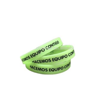 China 2021 CLASSIC High Quality Slim Silicone Bands Silicone Cheap Cool Wristband for sale