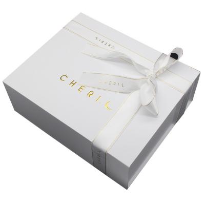 China Recyclable Factory Printed Wedding Dress Luxury Wrapping Paper Gift Box for sale