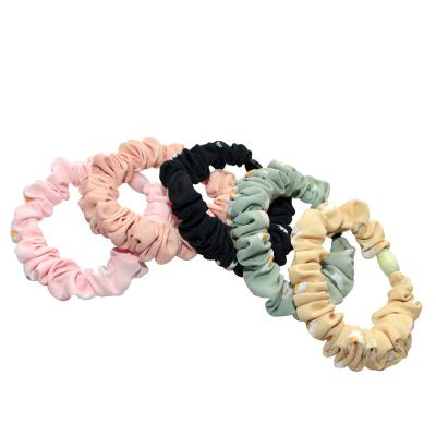 China Sweet Scrunchies Thin Hair Scrunchies 6.5 Cm Hair Band Decorated Daisy Printing For Girl for sale