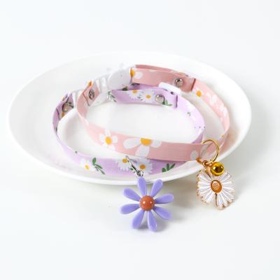 China New Quick Release Pet Fashion Cat Collar Adjustable Breakaway Buckle Collar with Bell Daisy Collar for sale