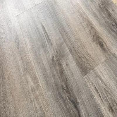 China Rauch-Grau 4mm 5mm 6mm Boden-wasserdichter hölzerner Korn-Klicken-Vinylplanken-Bodenbelag PVCs SPC zu verkaufen