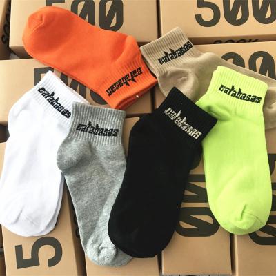 China QUICK DRY Hot Box Sports Cotton Fashion Sale Skateboard Ankle Socks Men Yeezy for sale