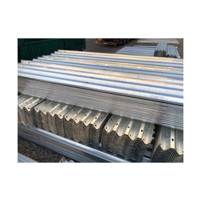 China Road Traffic Safety China Manufacturer Hot Dipped Galvanized Highway Steel Guardrail Road Guardrail for sale