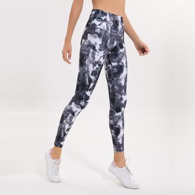 China Breathable Nylon Spandex Fabric Print Breathable Cropped Yoga Pants Seamless Women for sale