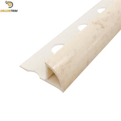 China El ajuste protector de la teja del PVC curvó 10m m cerrado 12m m para las esquinas de la pared en venta