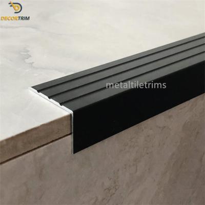 China Protección de la escalera de la escalera de las baldosas de la nariz de la cubierta del piso de acero del borde de la cubierta del piso de aluminio 6065 en venta