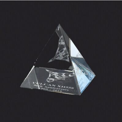 China China Promotional High Quality Crystal Glass Pyramid MH-JZ034 For Souvenir Gift for sale