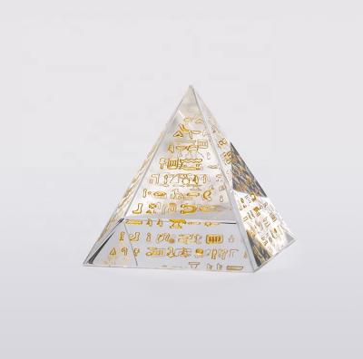 China China MH-JT102 Engraving Laser Decoration Crystal Pyramid Glass Paperweight Wedding for sale