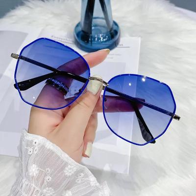 China Fashion Sunglasses Vintage Alloy Aviation Rimless Pilot Sunglasses For Men Brand Gradient Sun Glass Metal Oval Female 2021 Shading Brown Black for sale