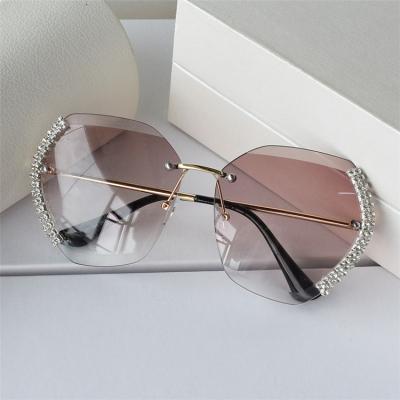 China Fashion Sunglasses Top Sell Women's Sunglasses Fashionable Women's Promotional Sunglasses for sale